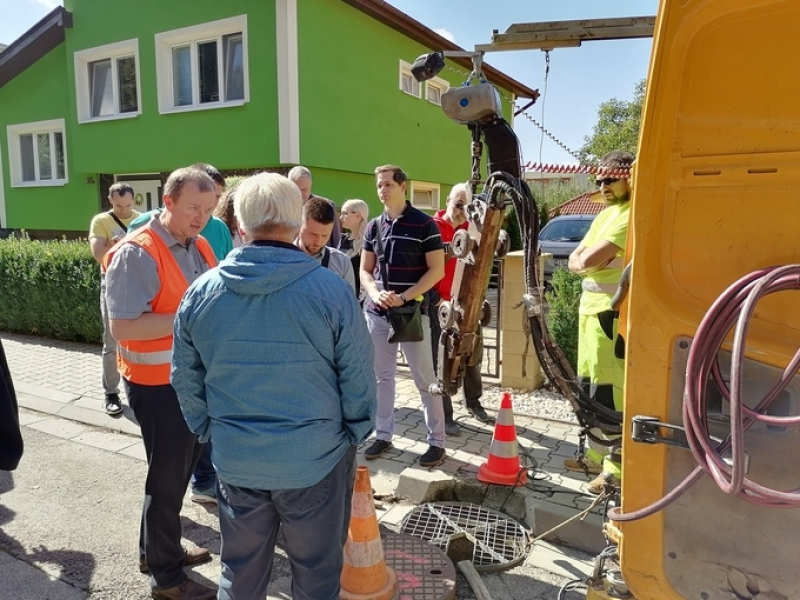 Predvádzacia akcia bezvýkopovej opravy kanalizácie DN300 v Solčanoch